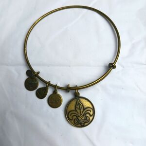 Alex & Ani 2014 GoldTone‎ Fleur de lis Charm Expandable Wire Bangle Bracelet